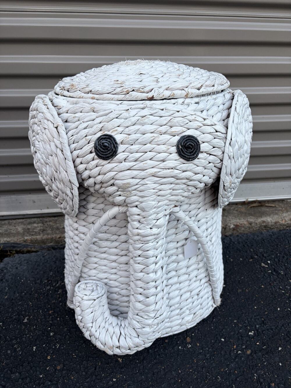 Elephant Hamper White Wicker Laundry Basket Clothes Bin Lid Woven Decor Nursery